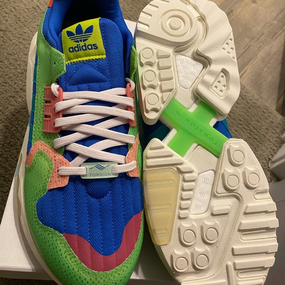 🆕🚹Adidas ZX Torsion Parley, 10.5, NOT SOLD IN US - Picture 10 of 12